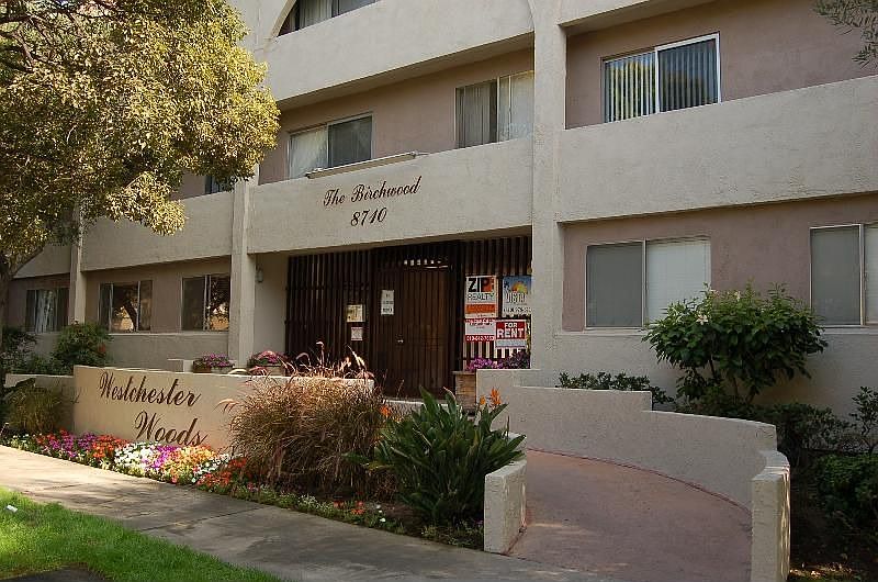 1st image of 8710 Belford Ave #206