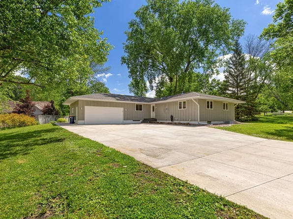 1435 Aldrich Ct, Faribault, MN 55021