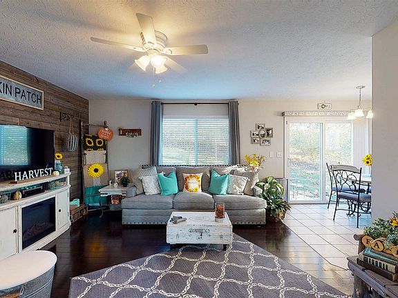 3rd image of 3101 Bridlerun Dr