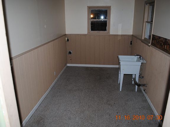 5th image of 1111 E 5th St