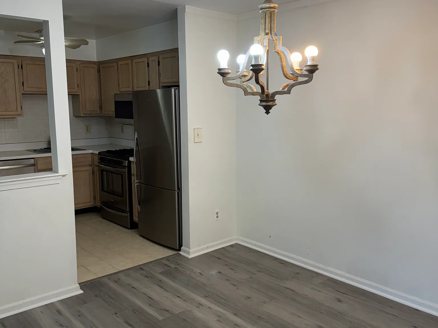 1038 Waterford Dr — Photo 3