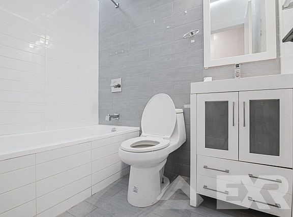 4th image of 82 Marion St APT 1R