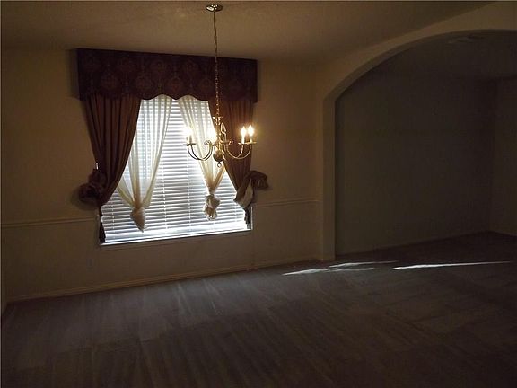 5th image of 2308 Lockshire Dr