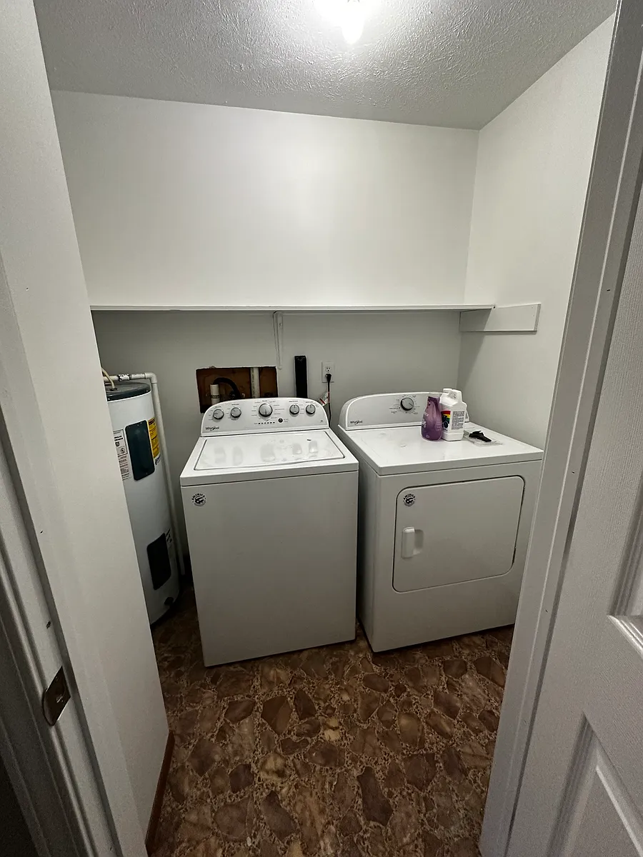Building Photo - 271 Bigelow St