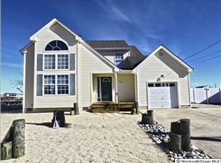 24 W Delaware Dr, Little Egg Harbor, NJ 08087