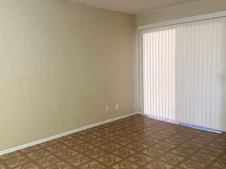 425 N Lamb Blvd #G — Photo 20