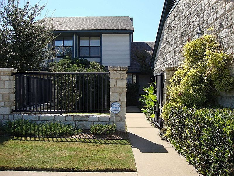 1st image of 19082 White Bluff Dr