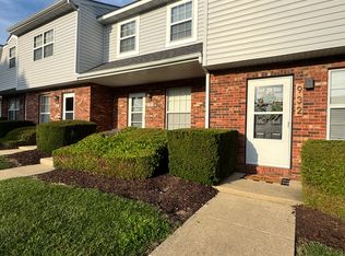 932 Georgetowne Dr #O, O'Fallon, IL 62269