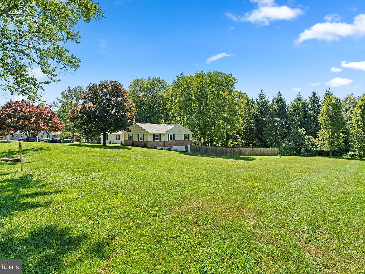 5 bed, 3.5 bath, 2826 sqft, $3,995 — Photo 3