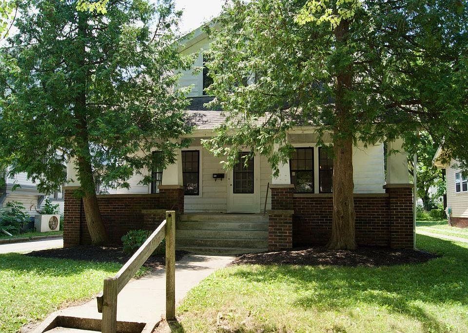 1st image of 107 Sylvia St