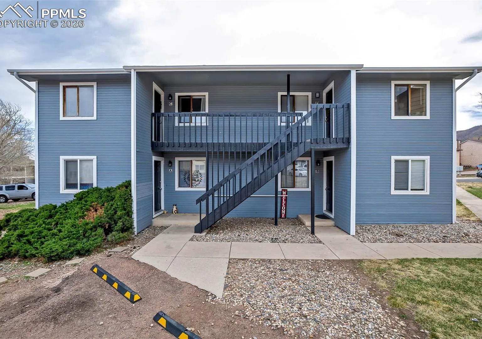 2 bed, 854 sqft, $1,225 — Photo 1