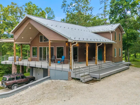 881 Booth Rdg, Rogers, KY 41365