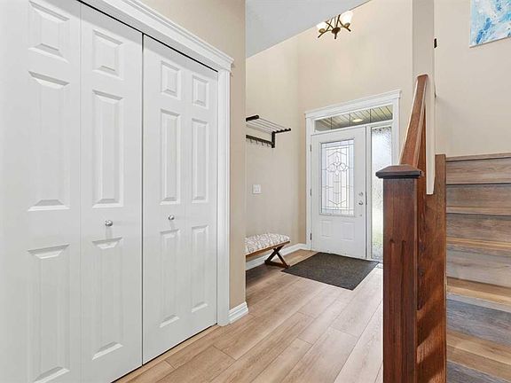 3rd image of 274 NE Autumn Cir SE