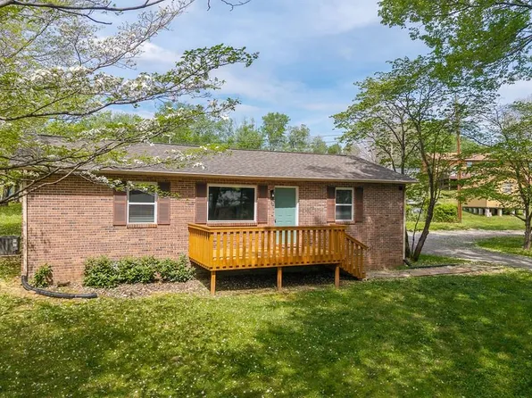 1423 Shadow Ln, Cookeville, TN 38501