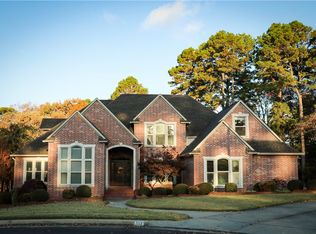 513 Autumnwood Dr, Russellville, AR 72802