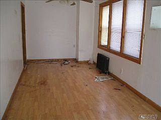 4th image of 211 Lehrer Ave