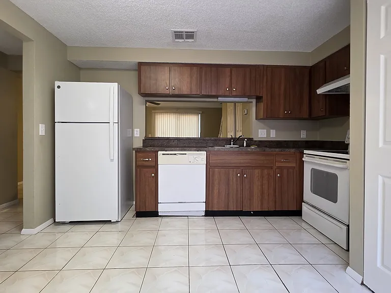 4908 Silver Oaks Vlg — Photo 6