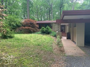 943 Hickory Run Ln, Great Falls, VA 22066