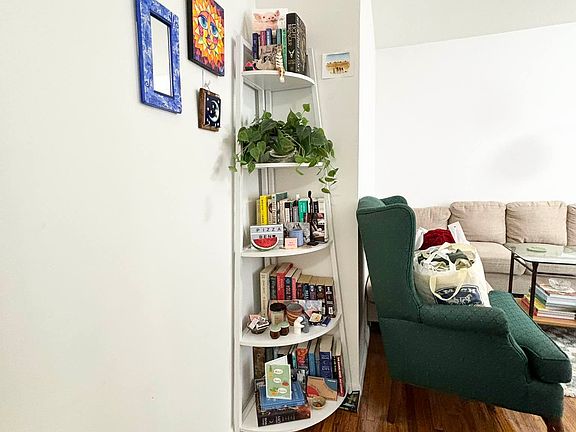 4th image of 306 W 51st St APT 2D