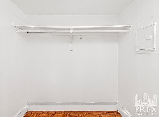 4th image of 32 Beekman Pl APT 4