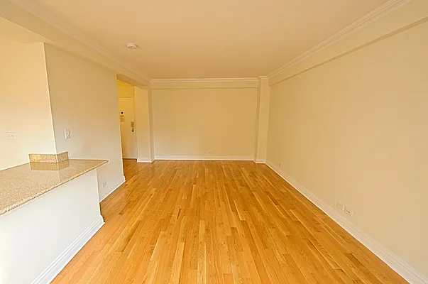 Rented by Stonehenge NYC LLC | media 24