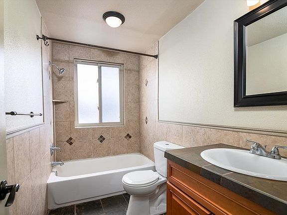 4th image of 1685 N Colorado Blvd #101