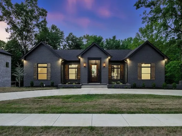 2549 Everwood Ct, Clarksville, TN 37043