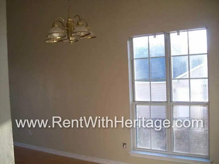 6322 Hillview Ln — Photo 5
