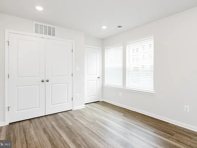 405 17th Ave — Photo 3