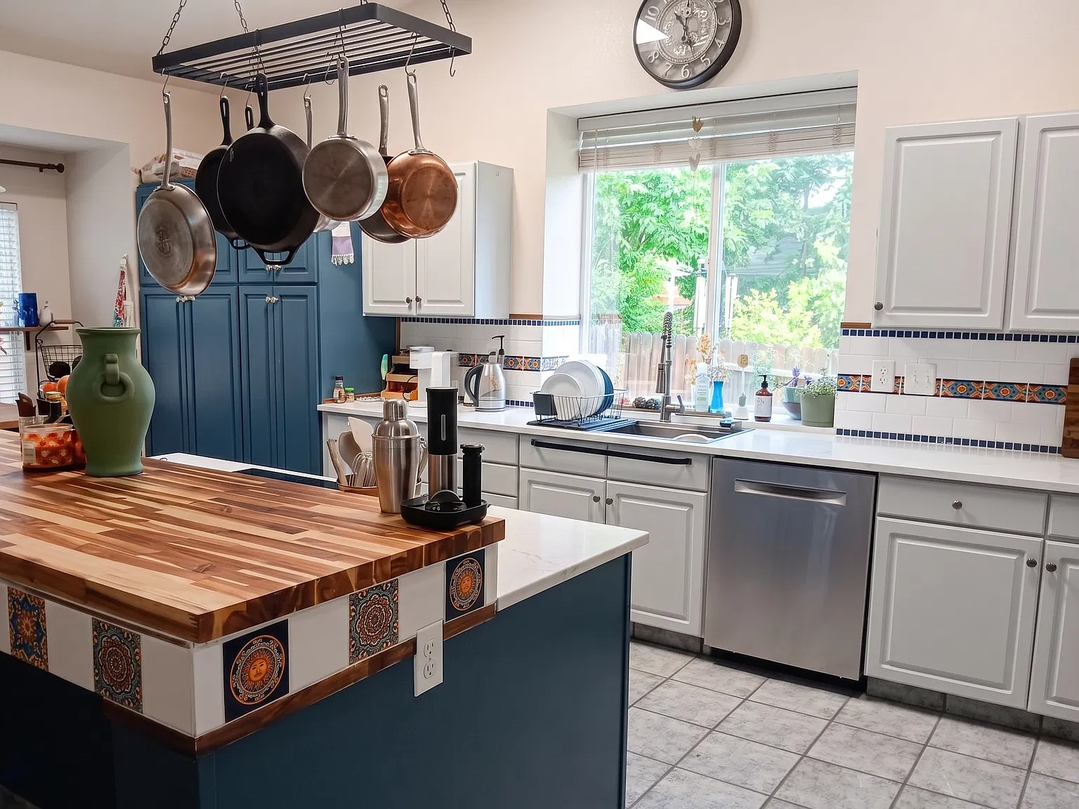 4 bed, 2.5 bath, 2495 sqft, $1,500 — Photo 4