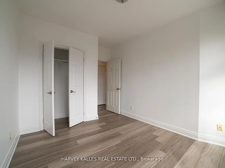 409 College St #6 — Photo 7