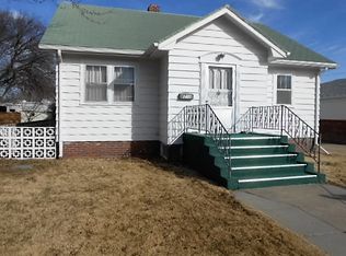 208 E 5th St, Valentine, NE 69201
