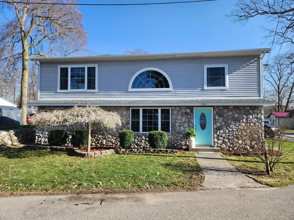 2341 Cedar Dr, Reading, MI 49274