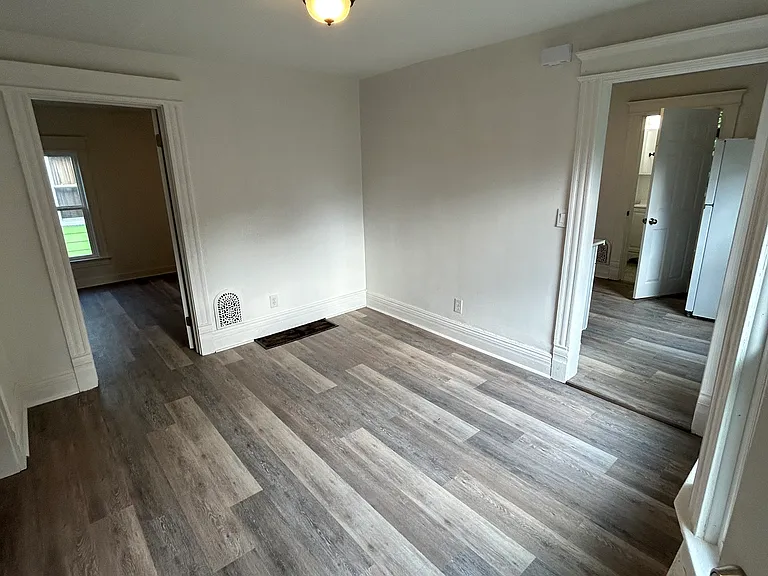 323 W Calthrop Ave #2 — Photo 23