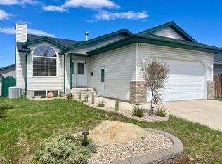 48 S Duval Close, Red Deer, AB T4R2Y7