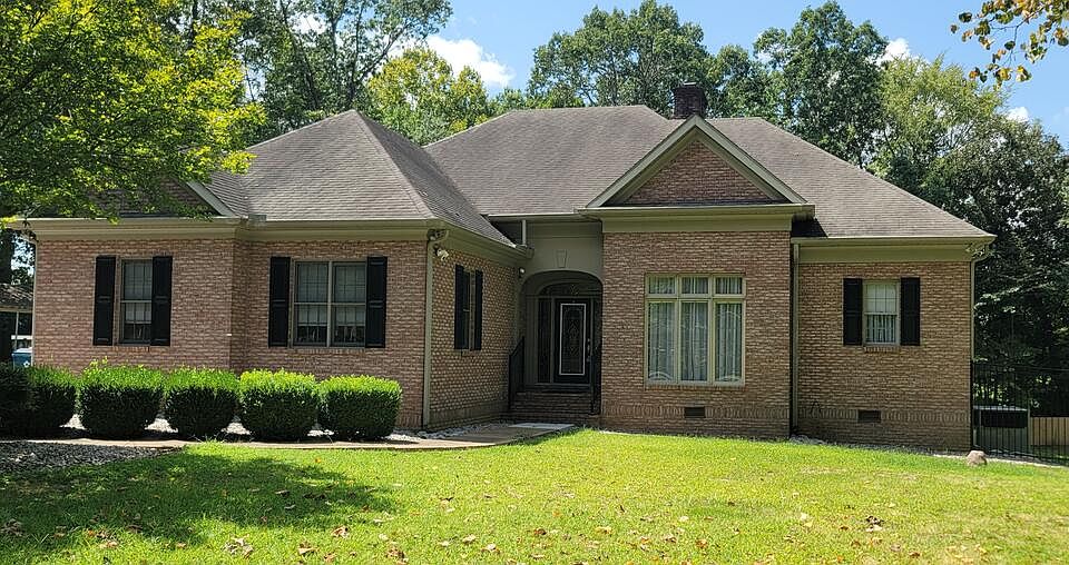 1st image of 210 Forest Dr