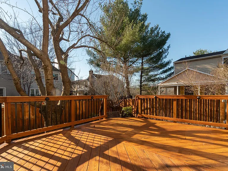 2911 Montauk Ct — Photo 30