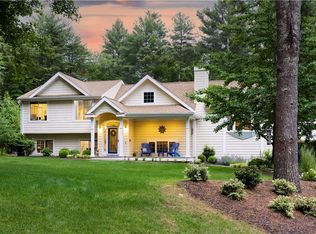 15 Roundtable Ct, Richmond, RI 02892