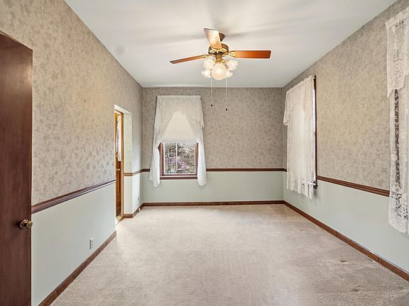 5th image of 727 Linden Ave