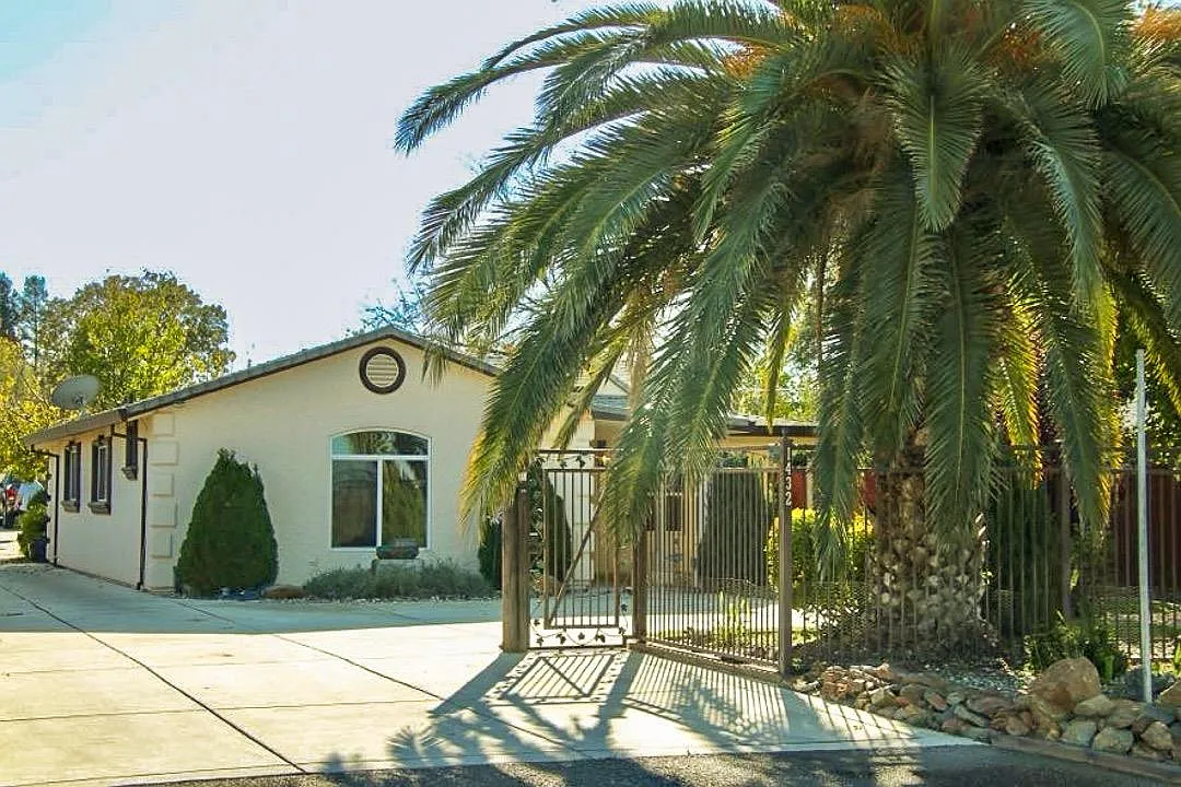 1432 U St photo 1