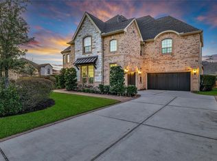 15 Wooded Overlook Dr, Tomball, TX 77375