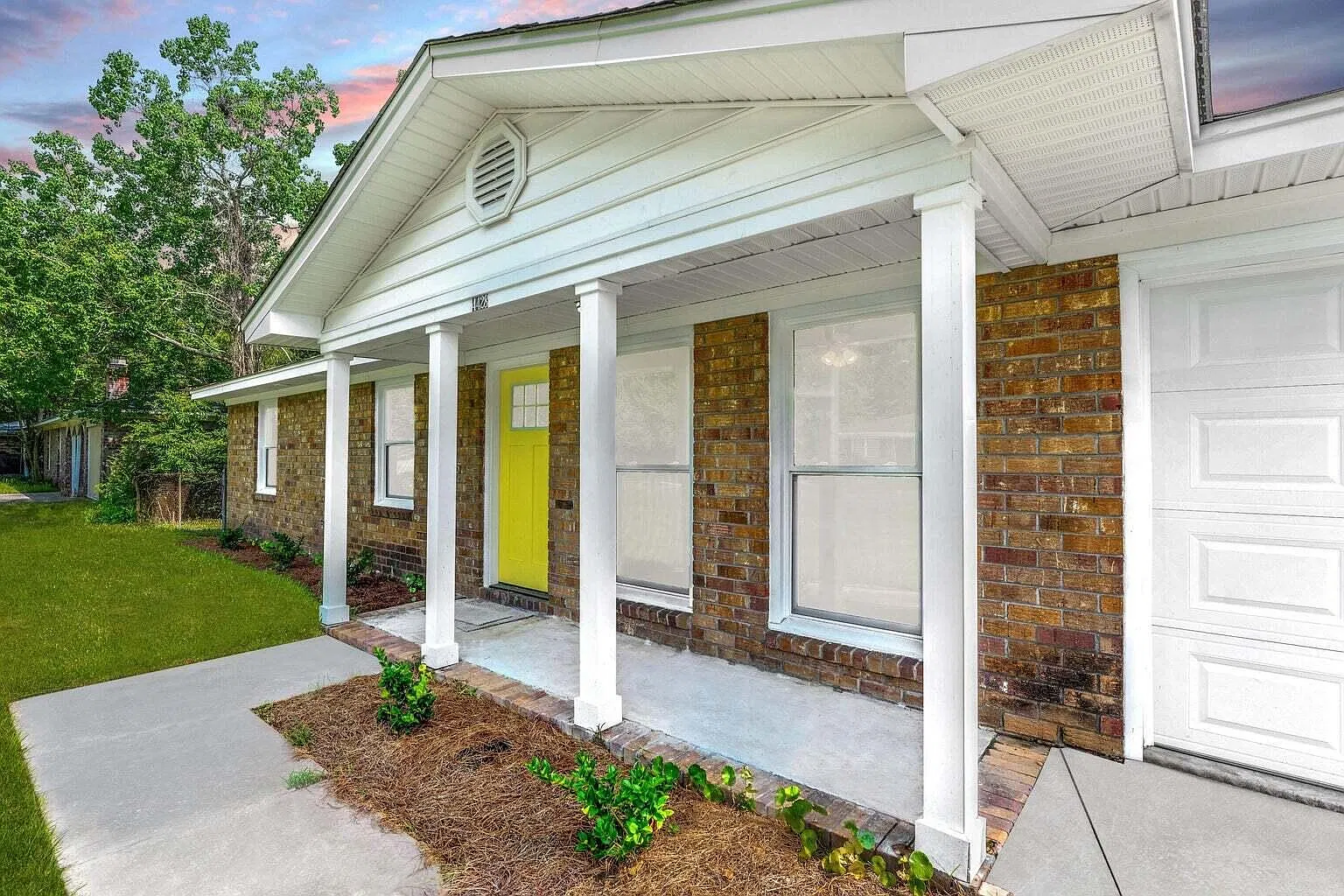4 bed, 1.5 bath, 1129 sqft, $1,850 — Photo 1