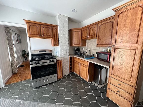 5th image of 41 Massasoit Rd