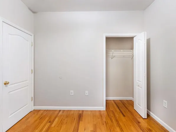 43 Manhattan Avenue image 16 of 25