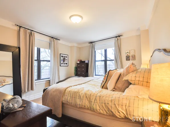 290 Riverside Drive image 10 of 16