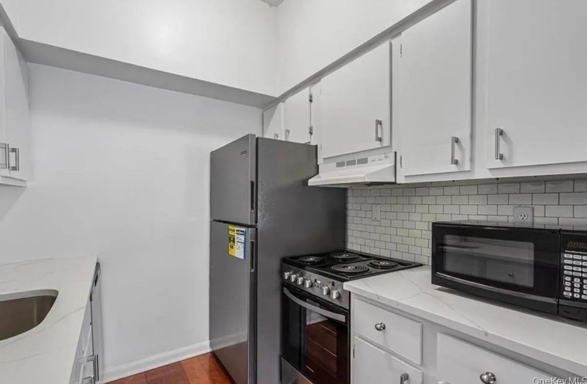 1 bed, 800 sqft, $2,900 — Photo 3