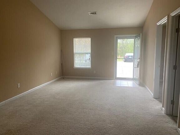 3rd image of 706 Creekside Dr