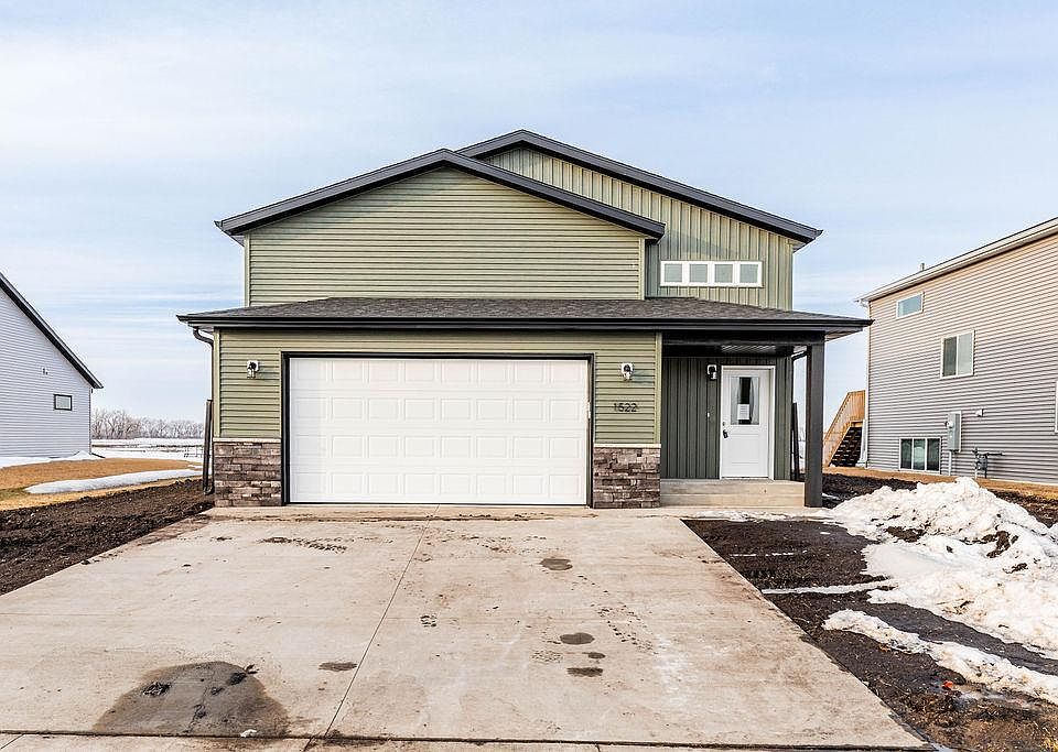 1st image of 1519 Keystone Cir NE