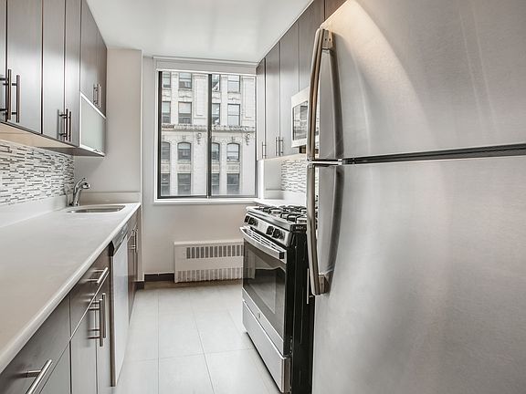 3rd image of 300 Mercer St APT 15d