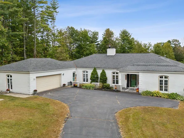 35 Maple Hill Lane, Auburn, ME 04210